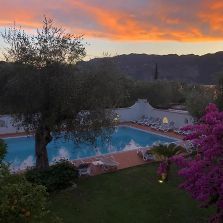 Alesi Apart-hotel 3*